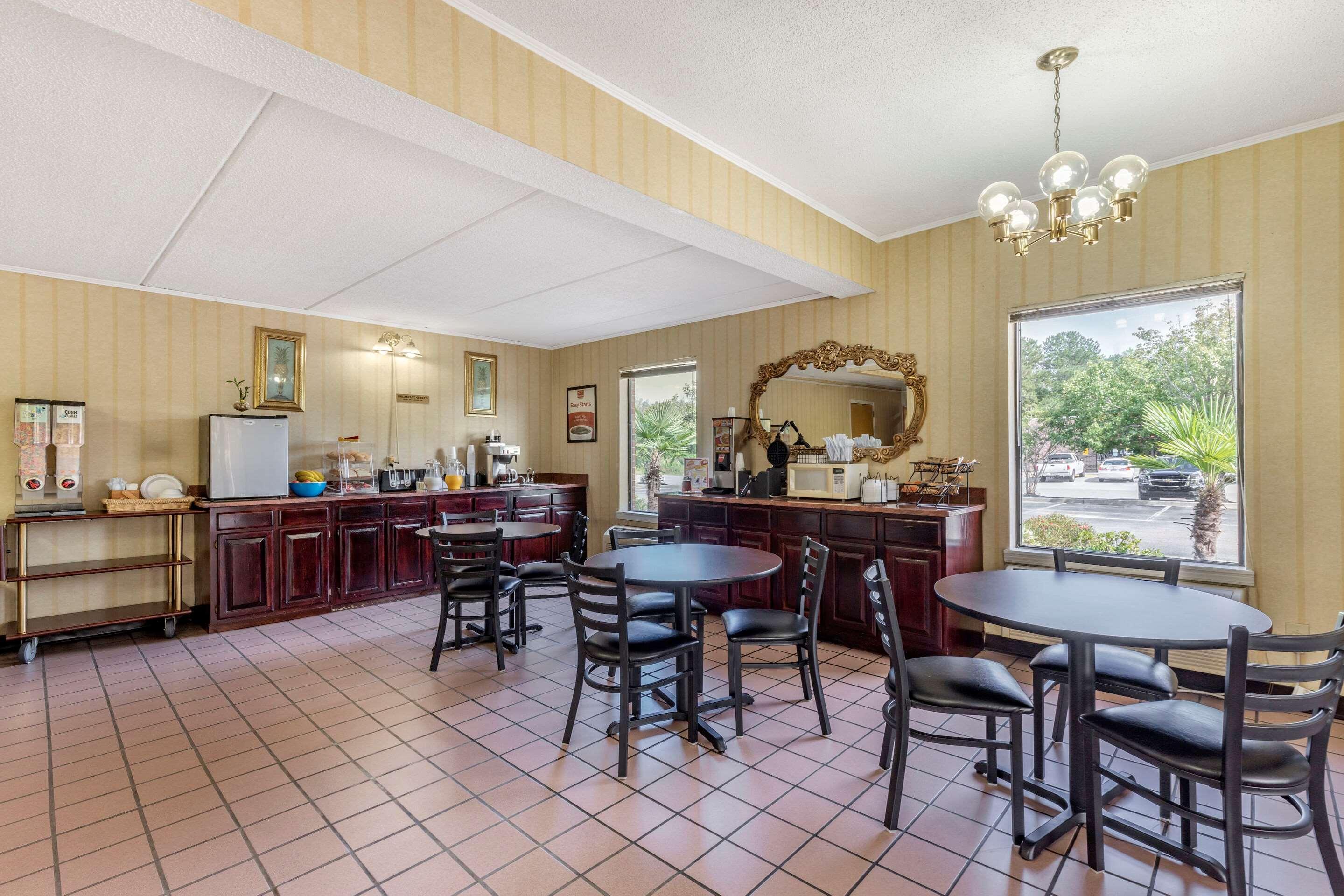 Econo Lodge Inn & Suites Lugoff Eksteriør billede