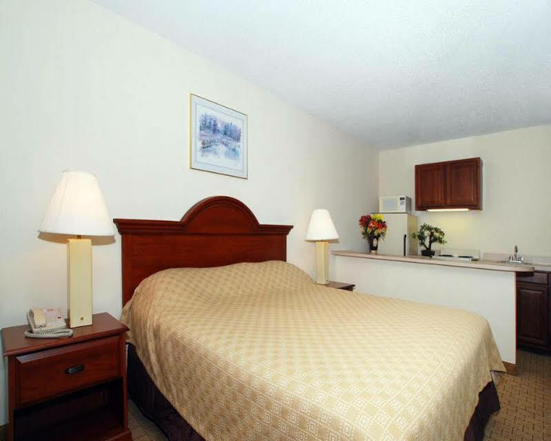 Econo Lodge Inn & Suites Lugoff Eksteriør billede