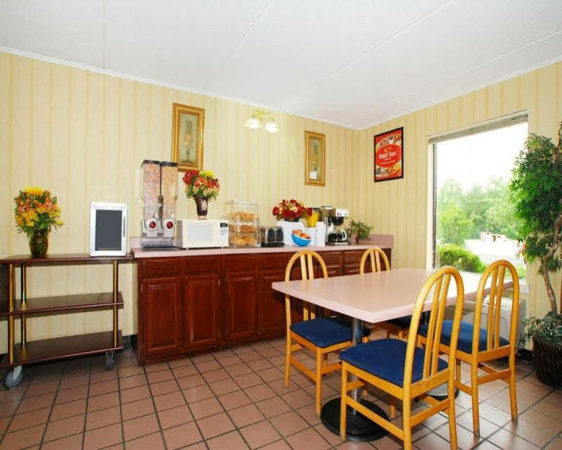 Econo Lodge Inn & Suites Lugoff Eksteriør billede